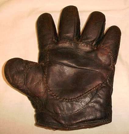 c. 1890's-00's Webless Crescent Patched Front